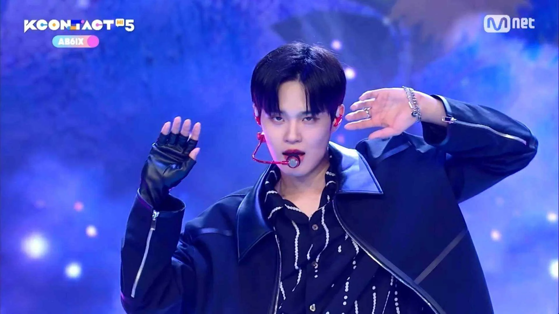 210917 KCONTACT HI 5 Day 1.mp4_20210921_113817.412.webp