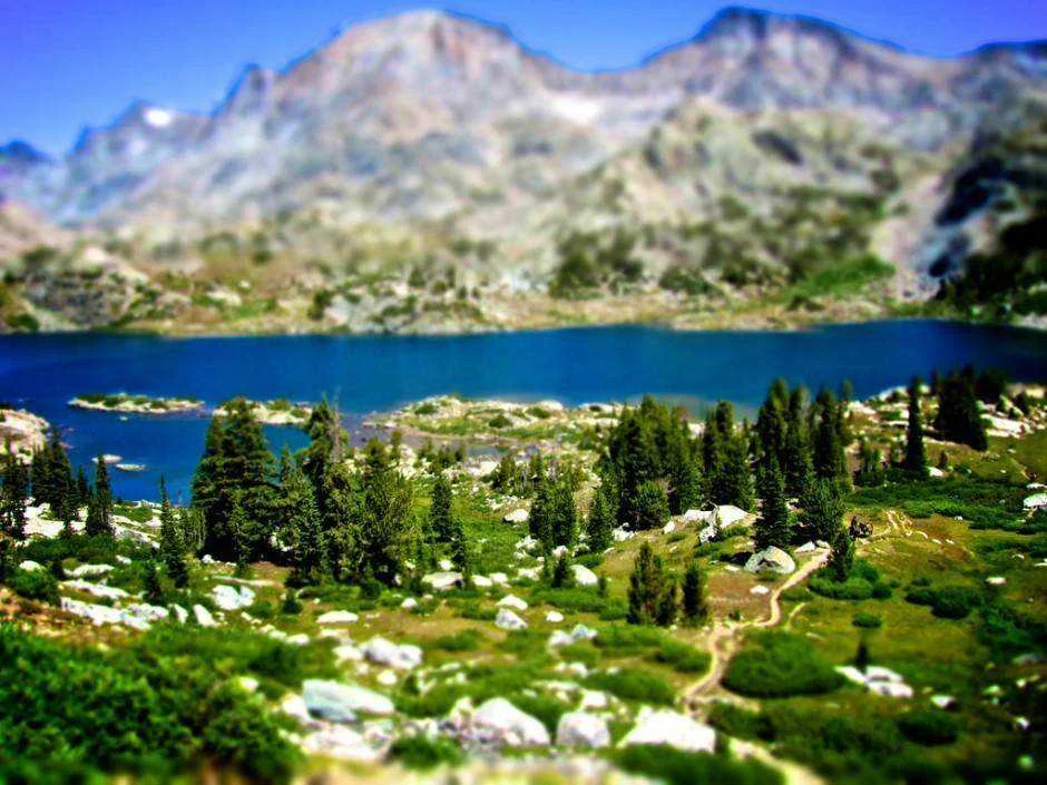 island-lake-wyoming-940x705.webp