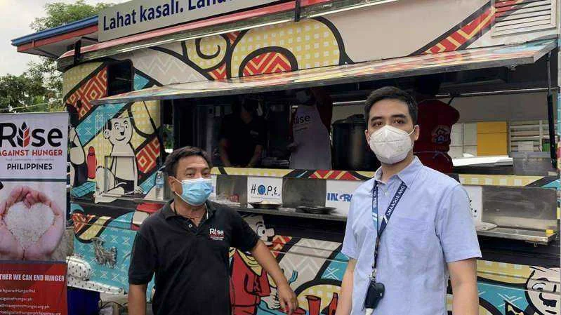 After getting vaxxed, PUV drivers in Pasig City get a free meal  from a jeepney soup kitchen
