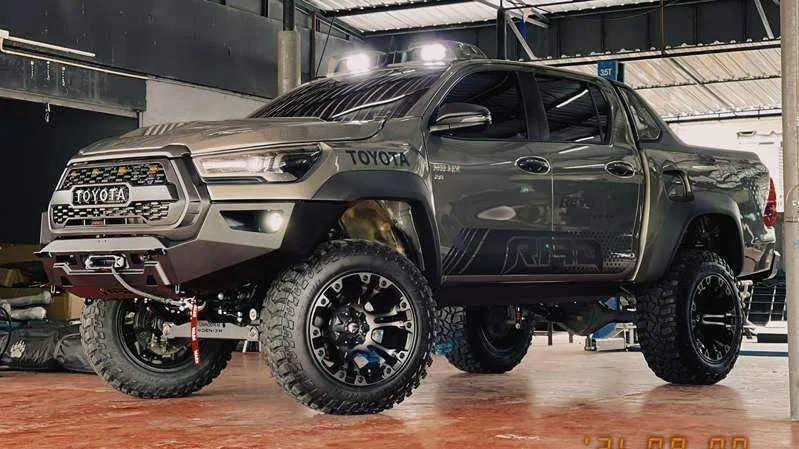 This P430k aftermarket package will turn the Toyota Hilux into one beast of a truck