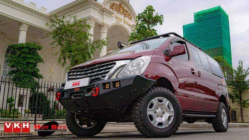 Someone in Thailand has transformed the Hyundai Starex into an off-road van