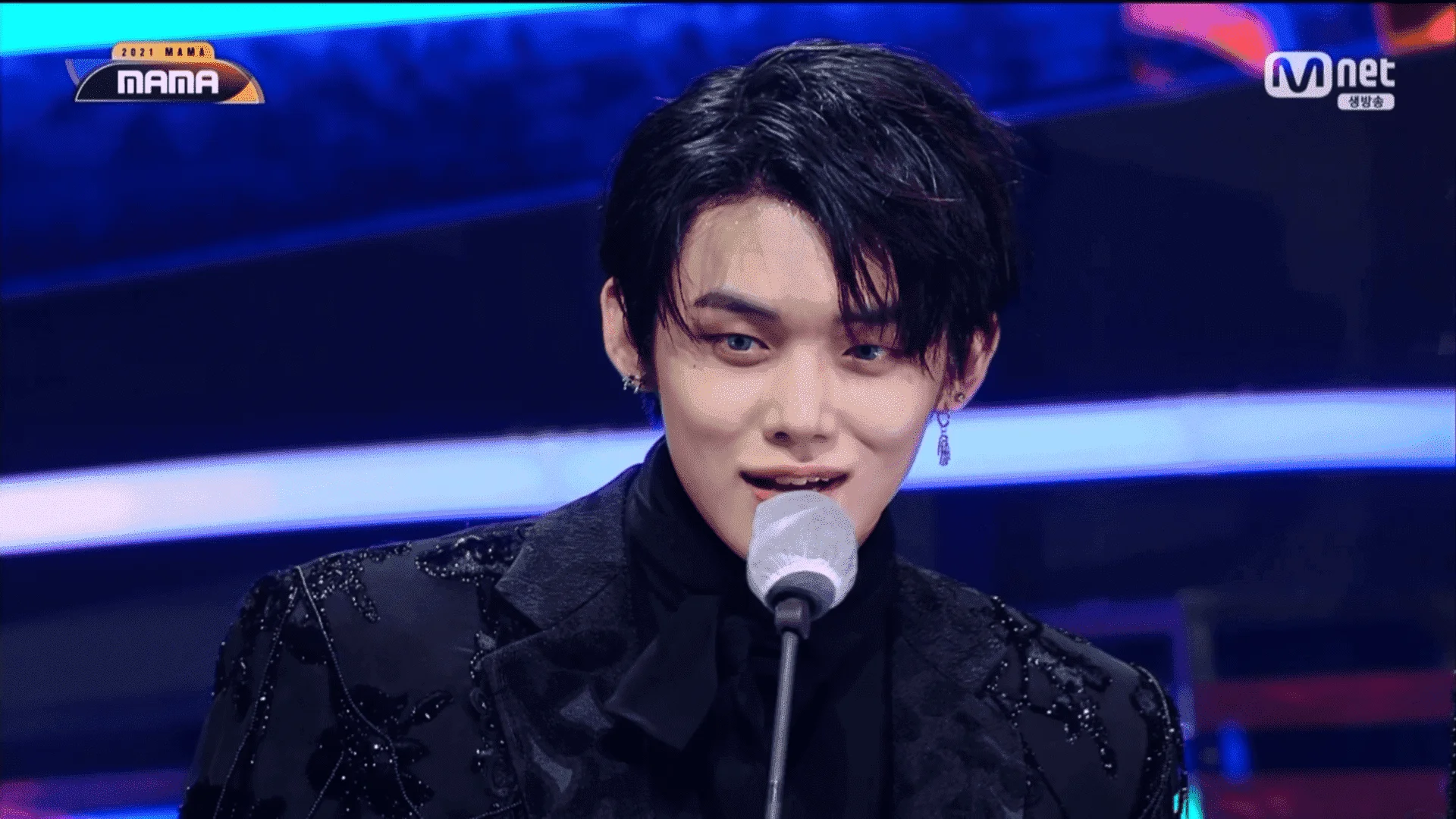 211211 Mnet 2021 Mnet ASIAN MUSIC AWARDS HDMI.1080i.ts_20211218_210539.463.png