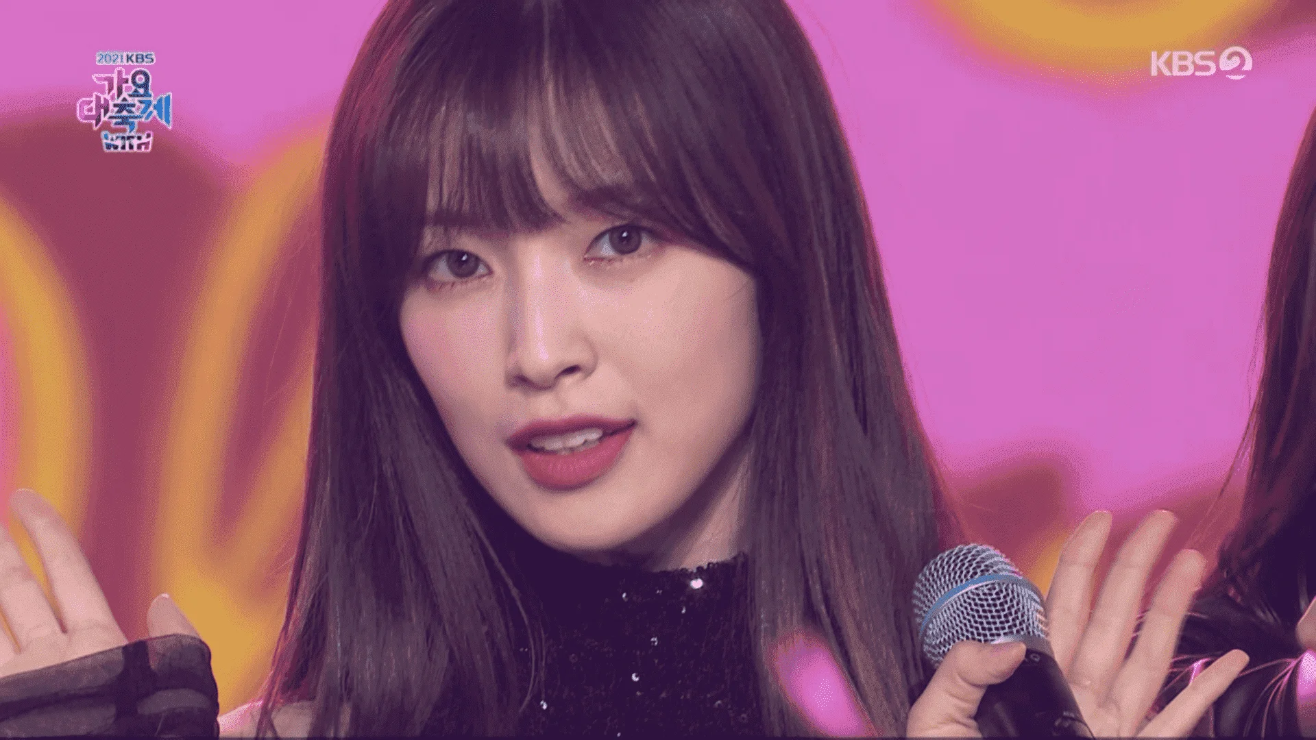 211217 KBS2 2021 KBS 가요대축제 2부 IPTV.1080i.ts_20211218_212725.422.png