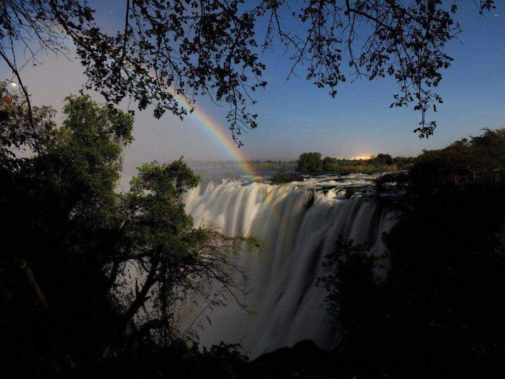 lunar-rainbow-victoria-falls-zambia-africa.webp