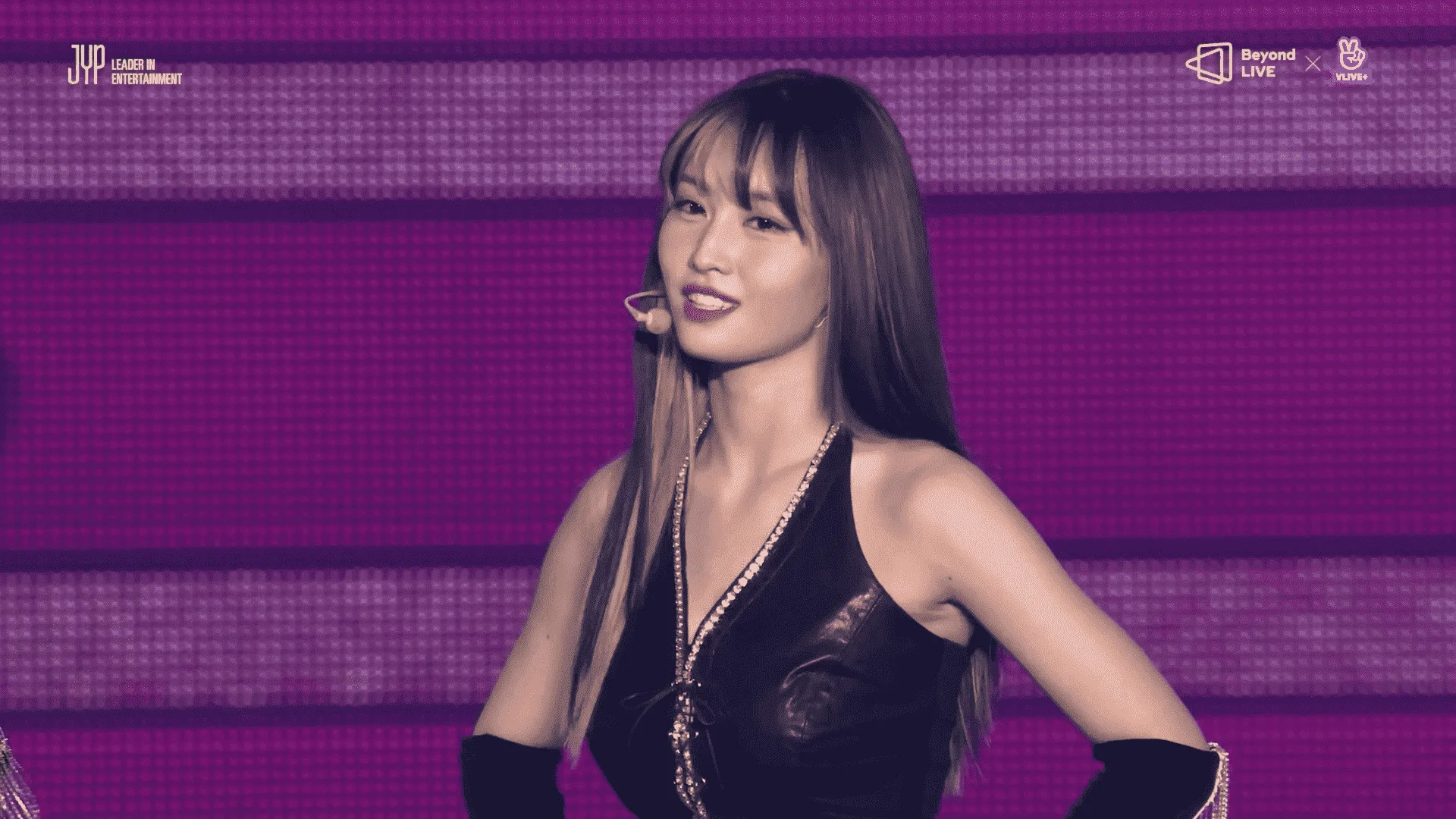 TWICE 4th World Tour III - 1080p HEVC WEBRip.mkv_20220204_223415.924.webp