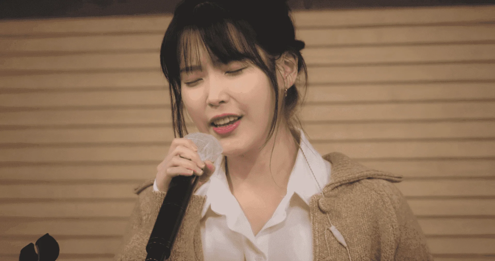 IU - IU Documentary 'Pieces'.mkv_20220401_184145.268.webp