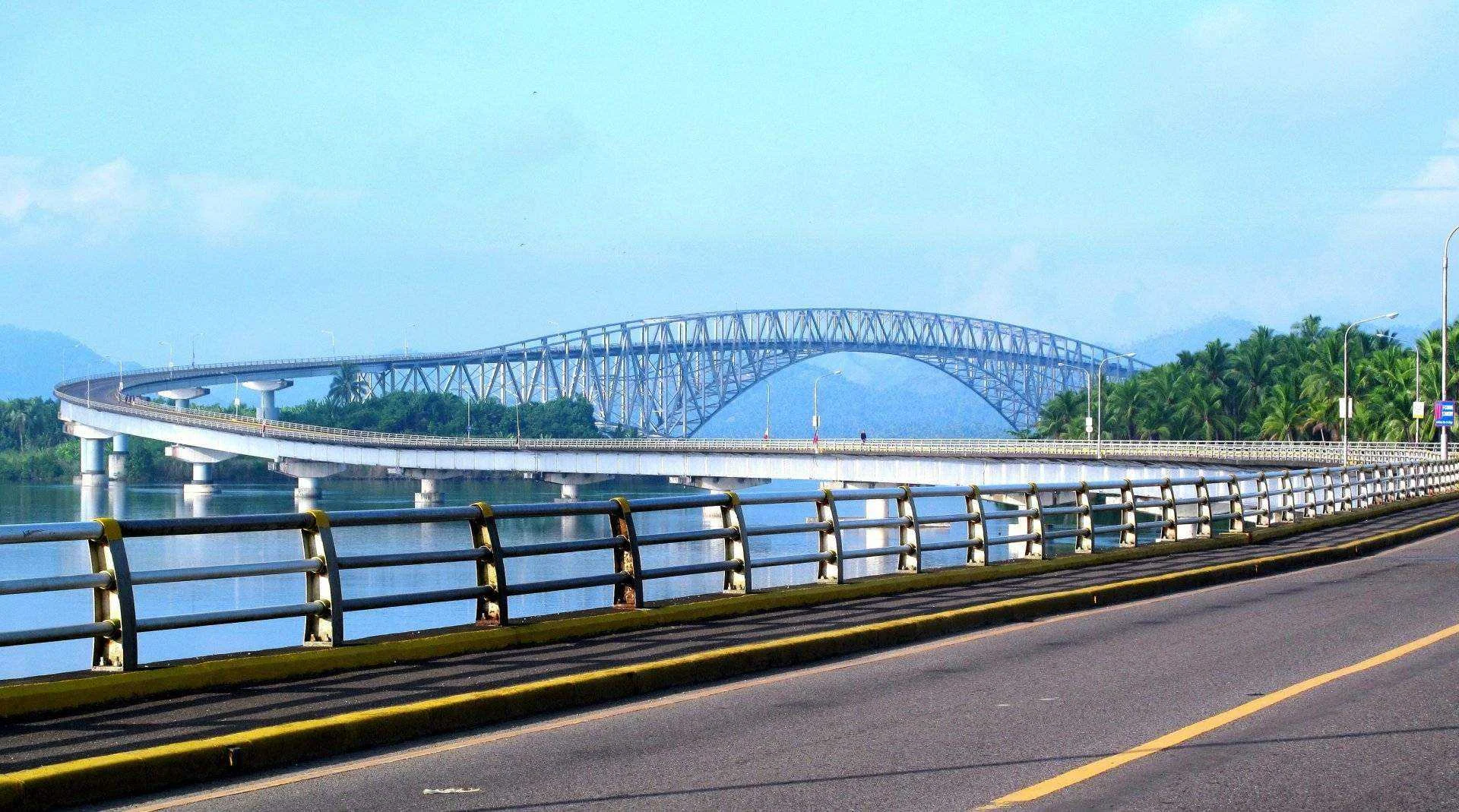San_Juanico_Bridge_2.webp