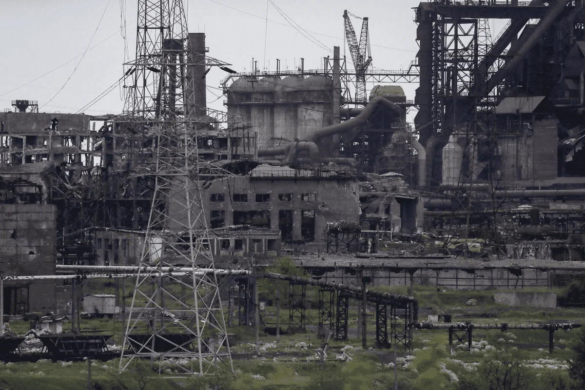 Ukrainian force begins evacuating from last Mariupol stronghold