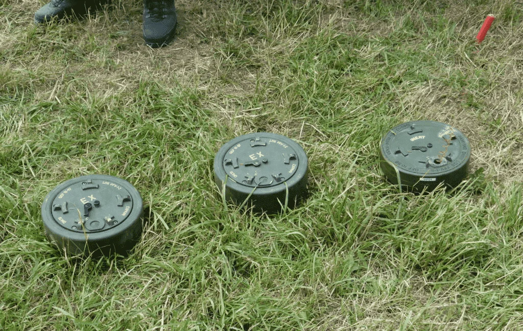 GERMANY SENT THOUSANDS OF LANDMINES TO UKRAINE, RUSSIAN FORCES ARE ALREADY CAPTURING THEM (PHOTOS)