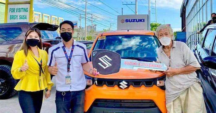 LOLO INAPI HINDI PINAPASOK SA ISANG CAR SHOWROOM BUMILI SA KATABING DEALERSHIP NG SASAKYAN IN CASH