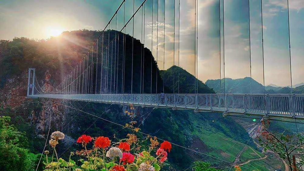World's  Longest Glass-bottom Bridge just Opened