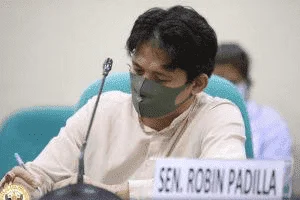 Robin Padilla told: English also an official language'