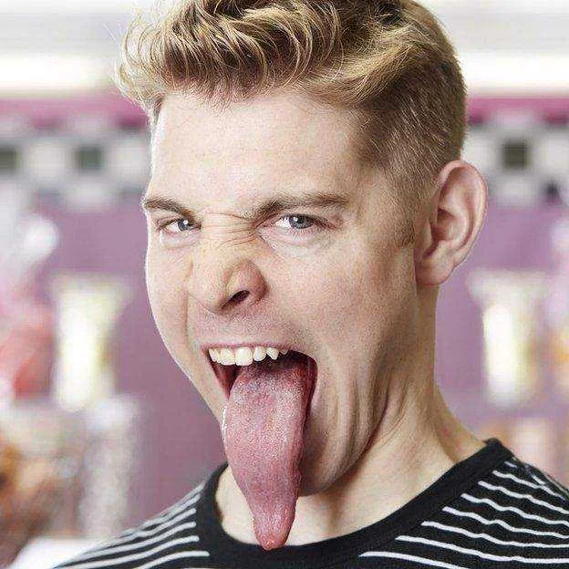 _77553579_longtongue.webp
