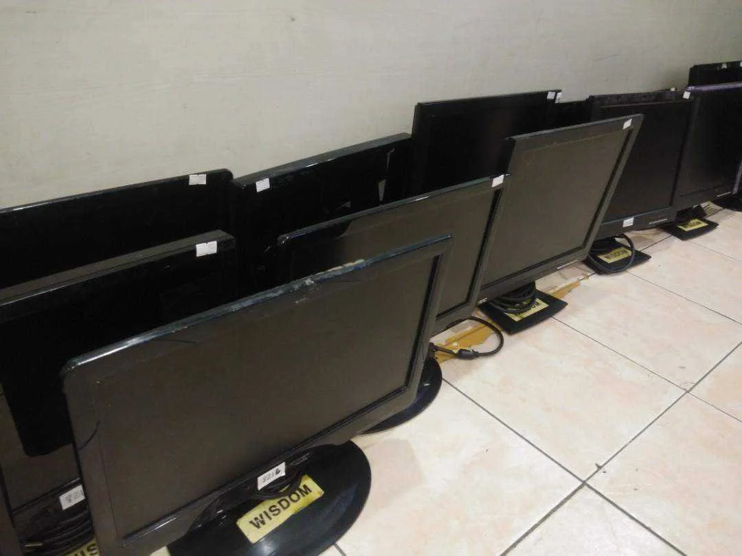 2nd_hand_156_monitors_1659602781_30cdea8d_progressive.jpg