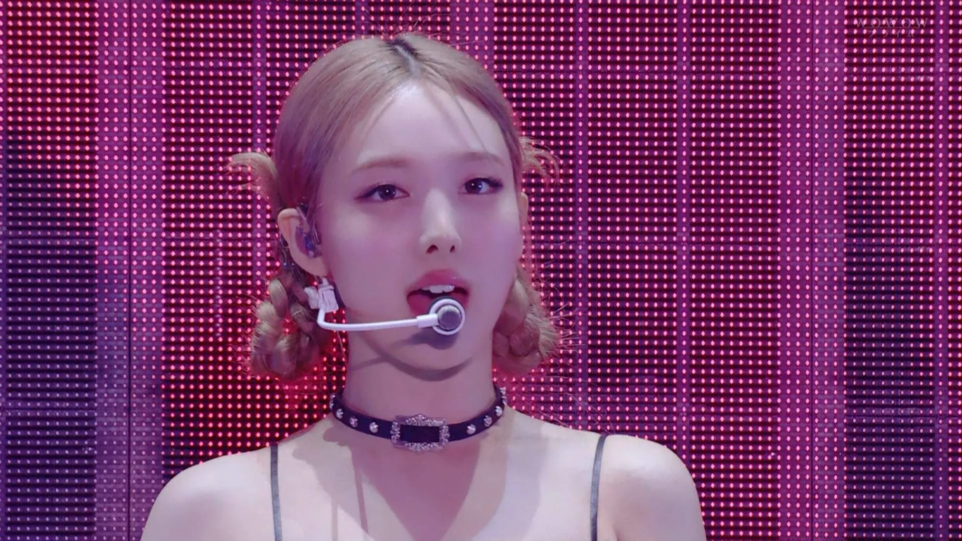 TWICE 4TH WORLD TOUR 'III' IN JAPAN (WOWOW 2022.07.24).ts_20221027_162441.568.webp