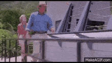 jurassic-park-feeding-time.gif