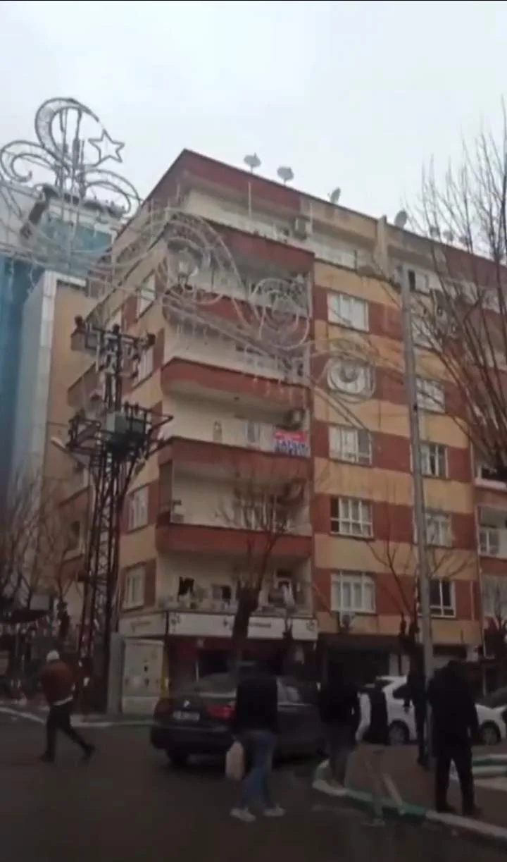 More than 1,000 dead as 7.8 magnitude hits southern Turkey and Syria