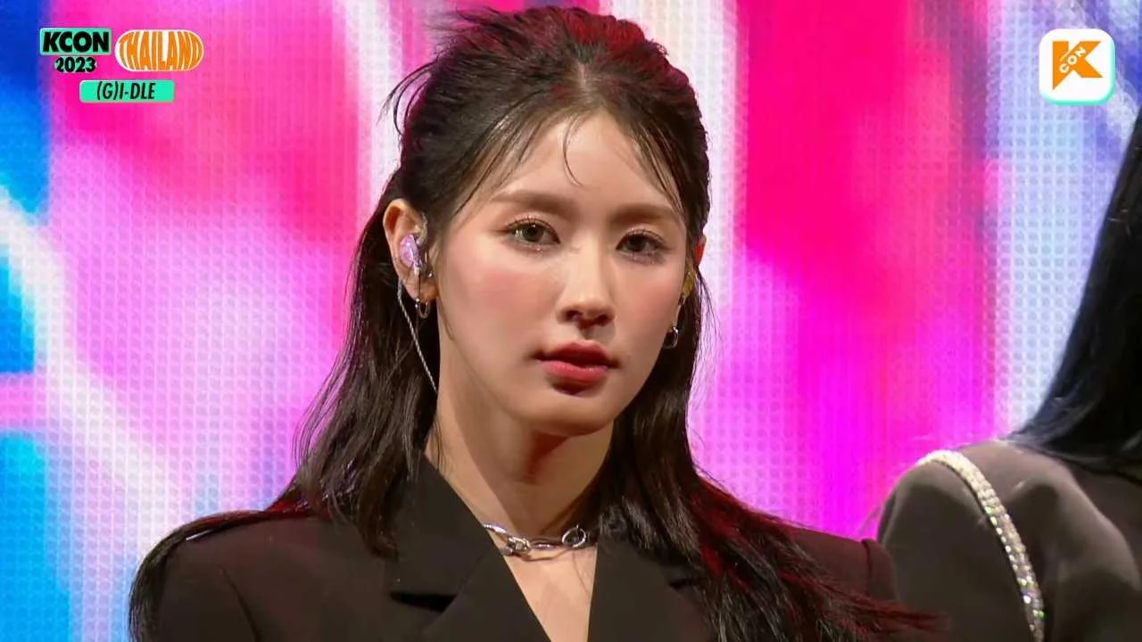 230318 KCON 2023 THAILAND - SHOW DAY1.mkv_20230320_181324.959.webp