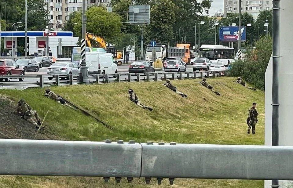 Russia's National Guards Deployed in Moscow to block Incoming Wagner PMC