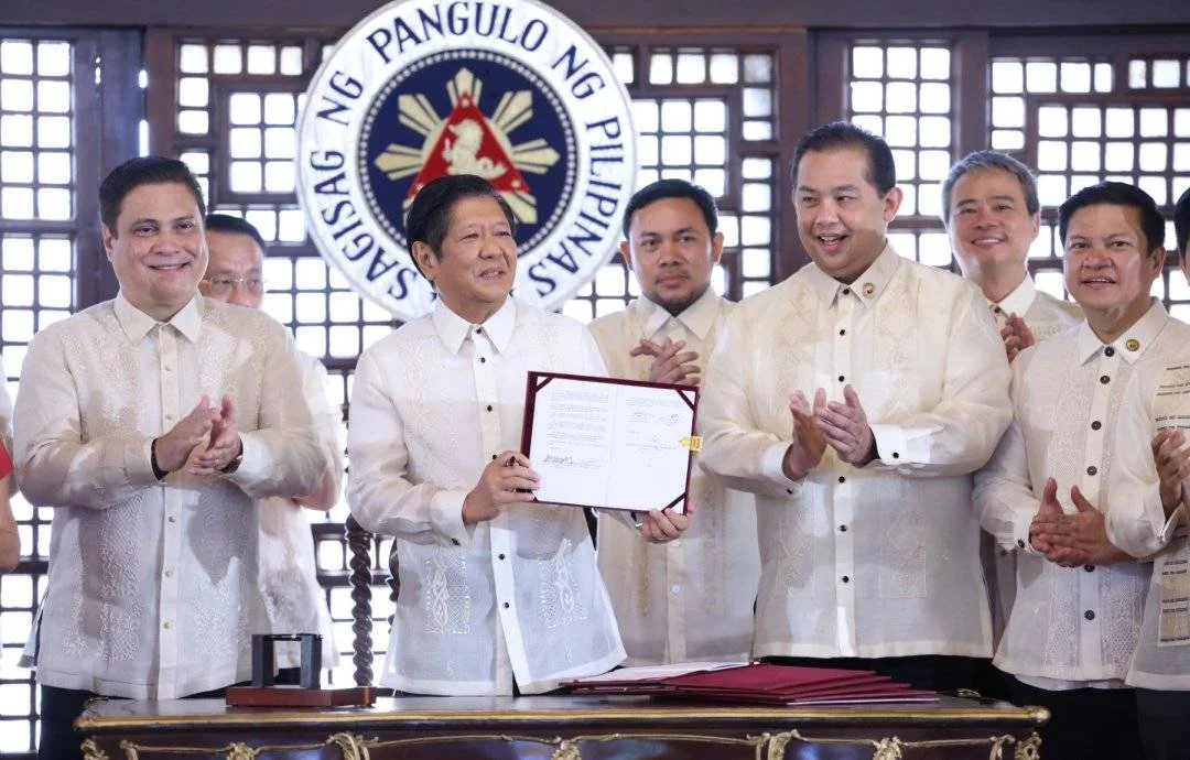 BREAKING. President Ferdinand Marcos Jr. signs into law on Tuesday, July 18, the measure creating the controversial Maharlika Investment Fund.