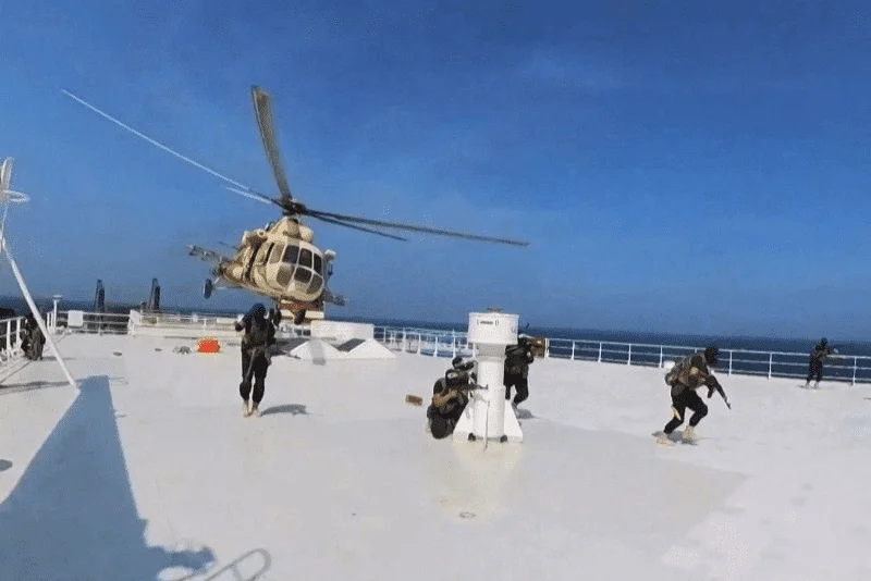 DFA: 17 Filipinos seafarers held hostage by Yemen's Houthi rebels.
