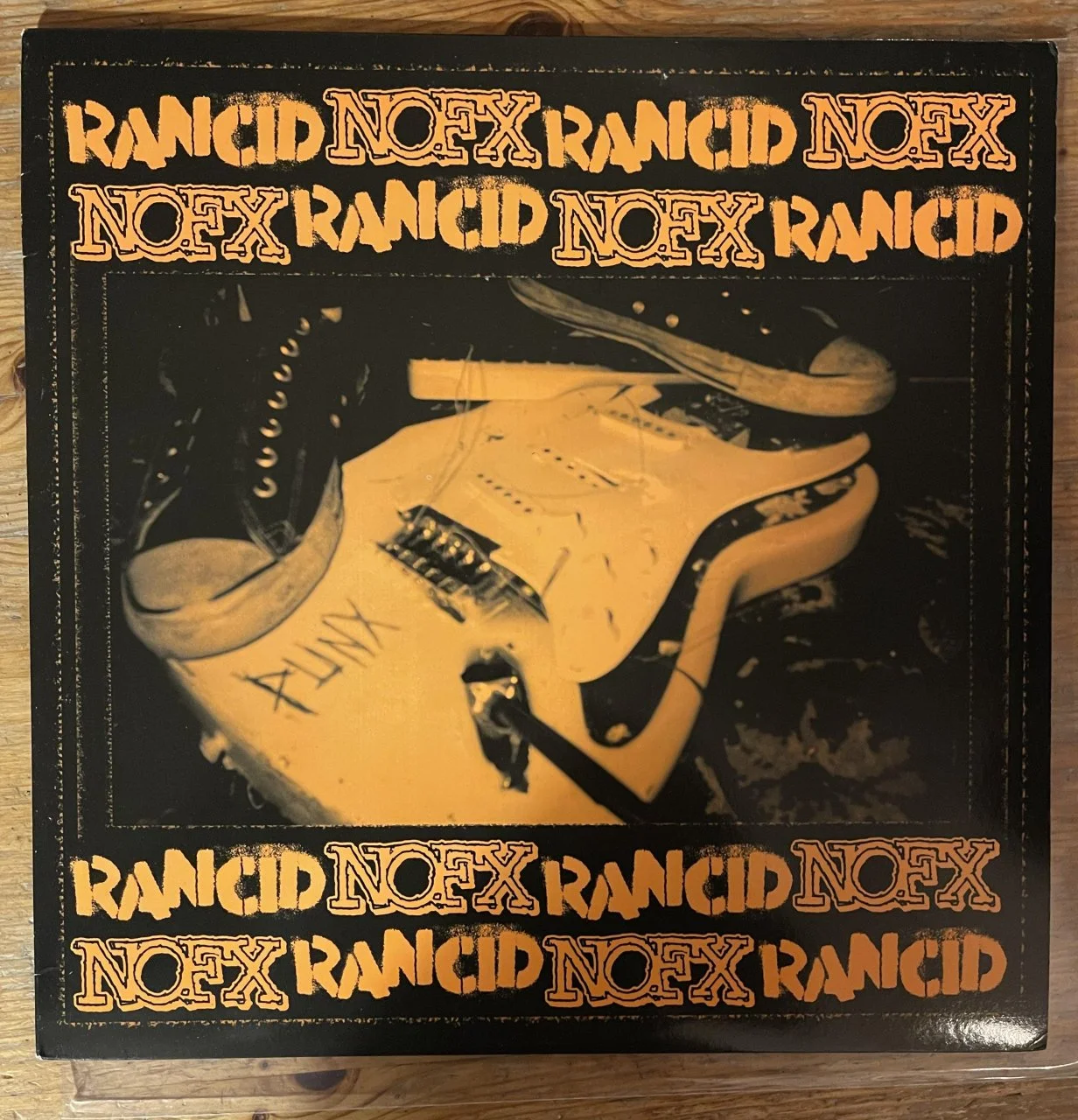RANCID / NOFX - 2002 - BYO Split Series / Volume III - FLAC 16-Bit 44.1 kHz ** Punk Rock/Ska Punk/Street Punk/Hardcore Punk - U.S.A. (Berkeley, CA)