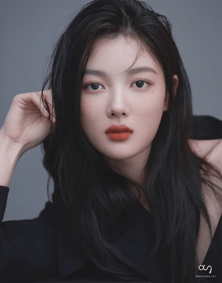 Kim Yoo Jung Is Stunning In Profile Photos From New Agency _ Soompi.png