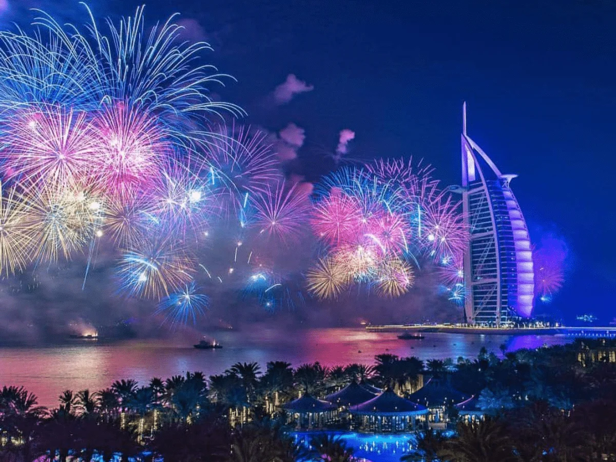 Fireworks-in-Dubai-.webp