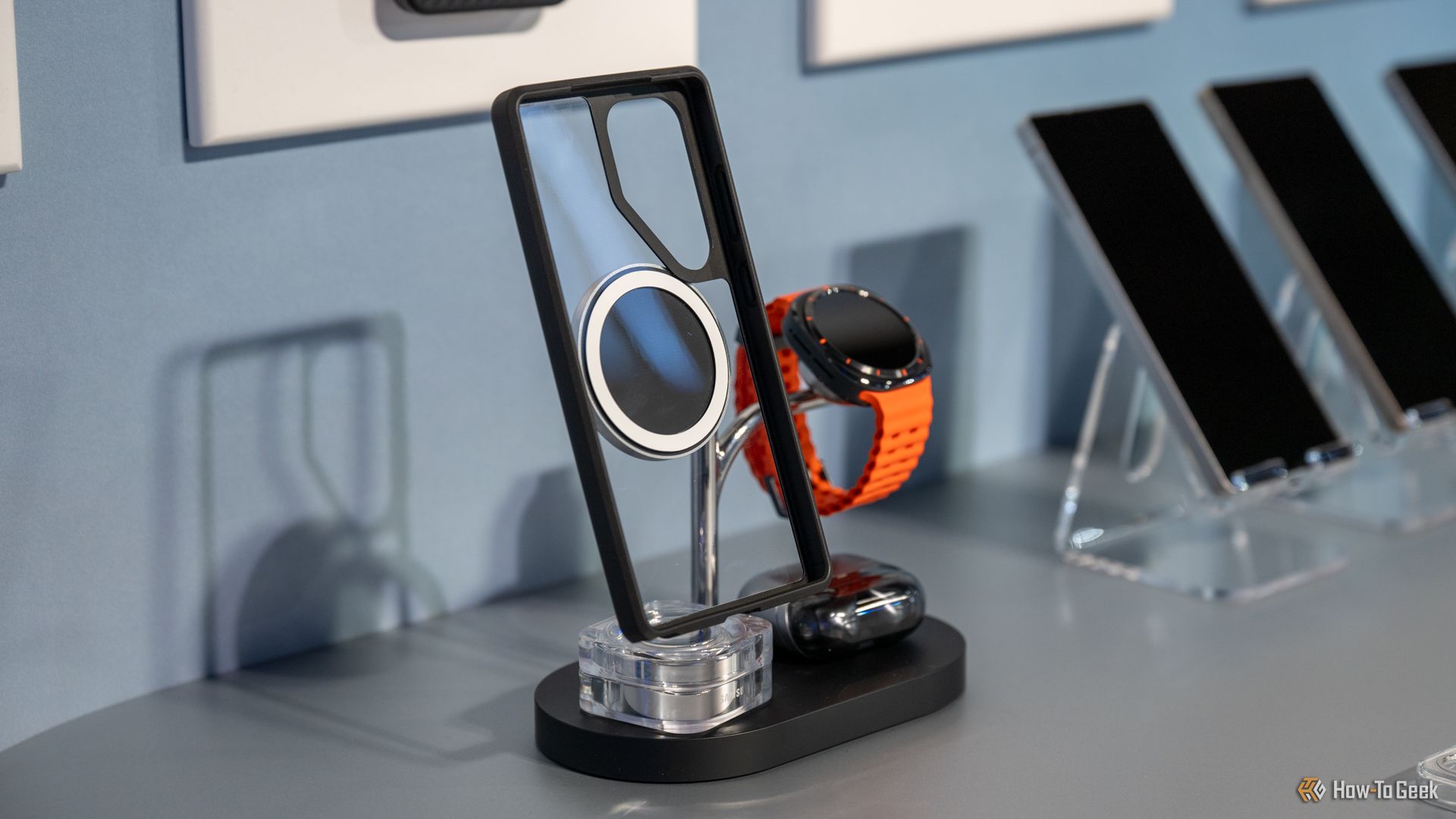samsung-galaxy-s25-official-magnetic-case-attached-to-a-charging-stand.jpg