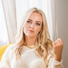 Emma White  Thirties (2025)