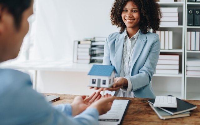 female-african-american-real-estate-company-to-buy-2023-11-27-05-06-02-utc-1080x675.jpg
