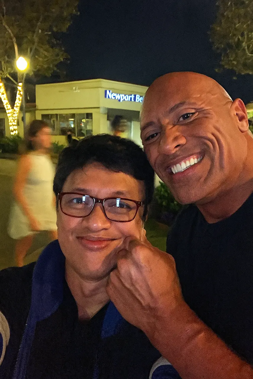 20250626_1705_Casual Beach Selfie_remix_01jynqkdk9ep7thg3gm02bzw43.webp