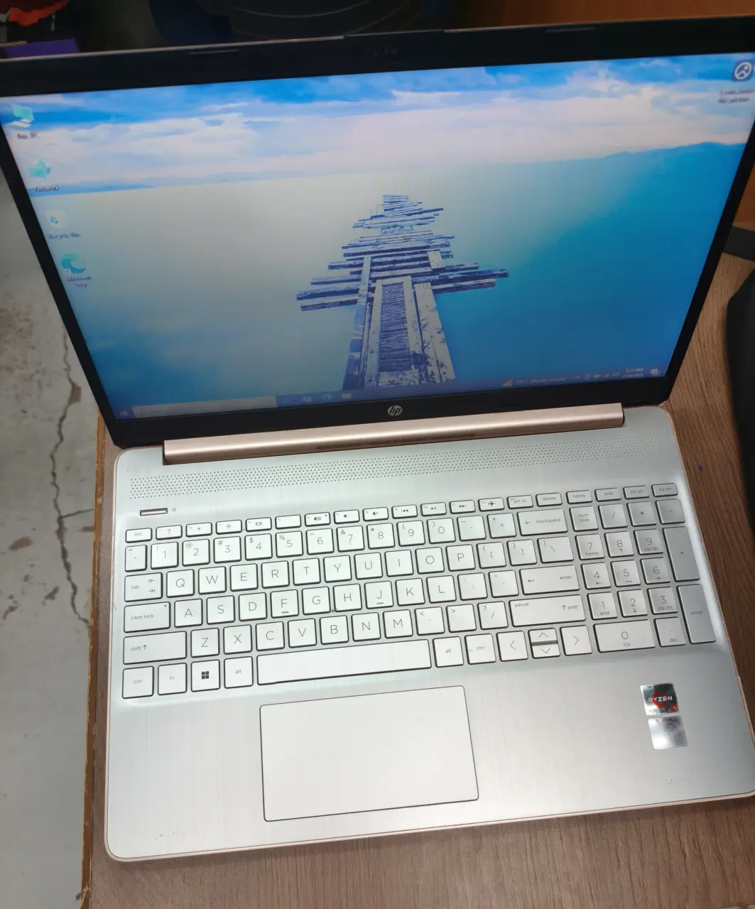 HP2.webp
