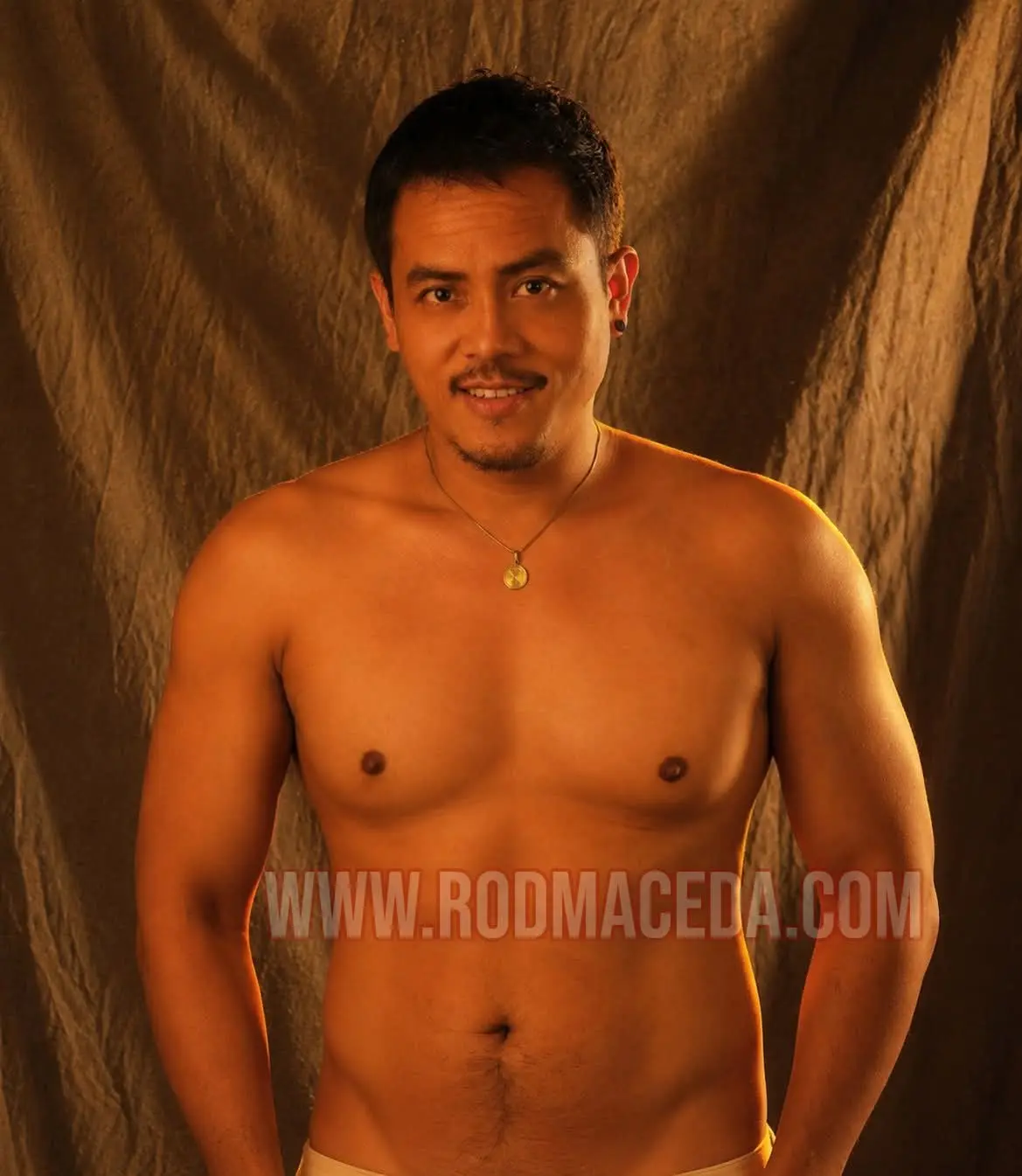 Rod Maceda macho gwapito pinoy hunk barako bisaya hot daddy zaddy moreno tanned.webp
