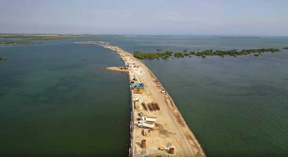 The construction of Cebu–Cordova Link E×ρréššway (CCLEX) as of May, 2019.