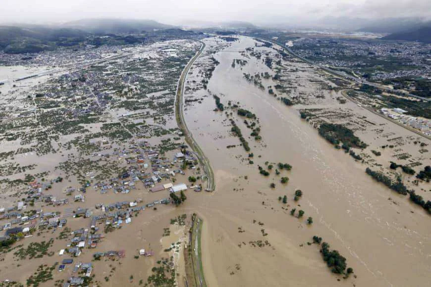 At least 35 killed and 17 missing after Typhoon Hagibis tears through country, flooding rivers and submerging cities BY SATOSHI SUGIYAMA