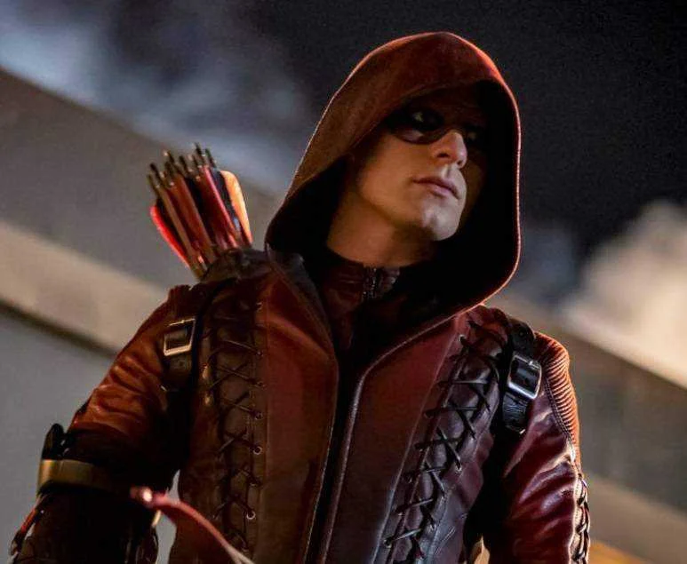 New Photo Reveals First Look at Colton Haynes' Arsenal Robotic Arm From Comics