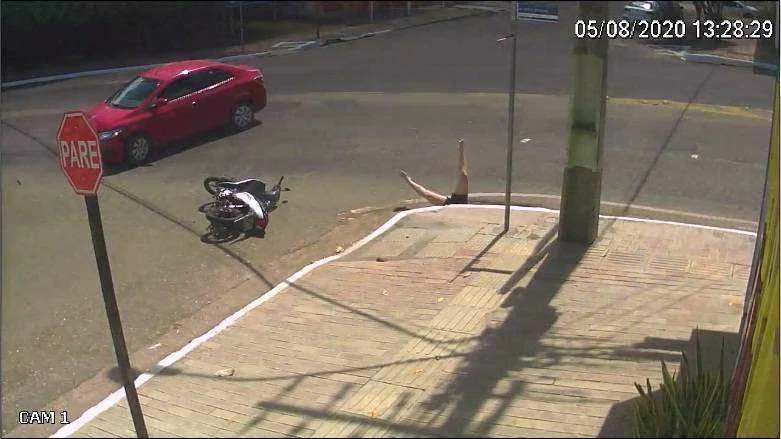Viral - Female Motor Driver Diretso SWAK sa Manhole (Mobile & PC download)