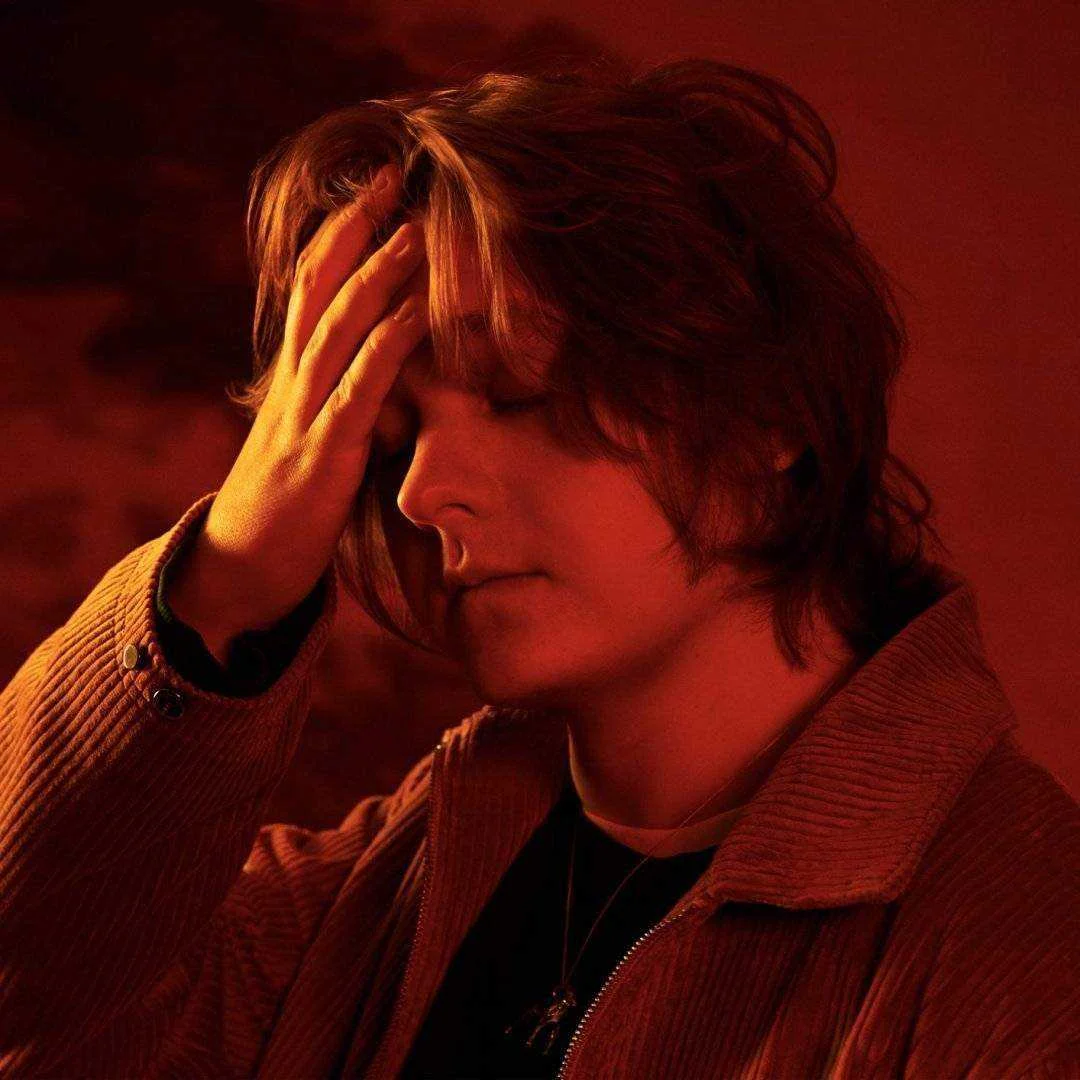 Lewis Capaldi - Divinely Uninspired To A Hellish Extent (Extended Edition) (2019) (Hi-Res) [FLAC-24BIT]