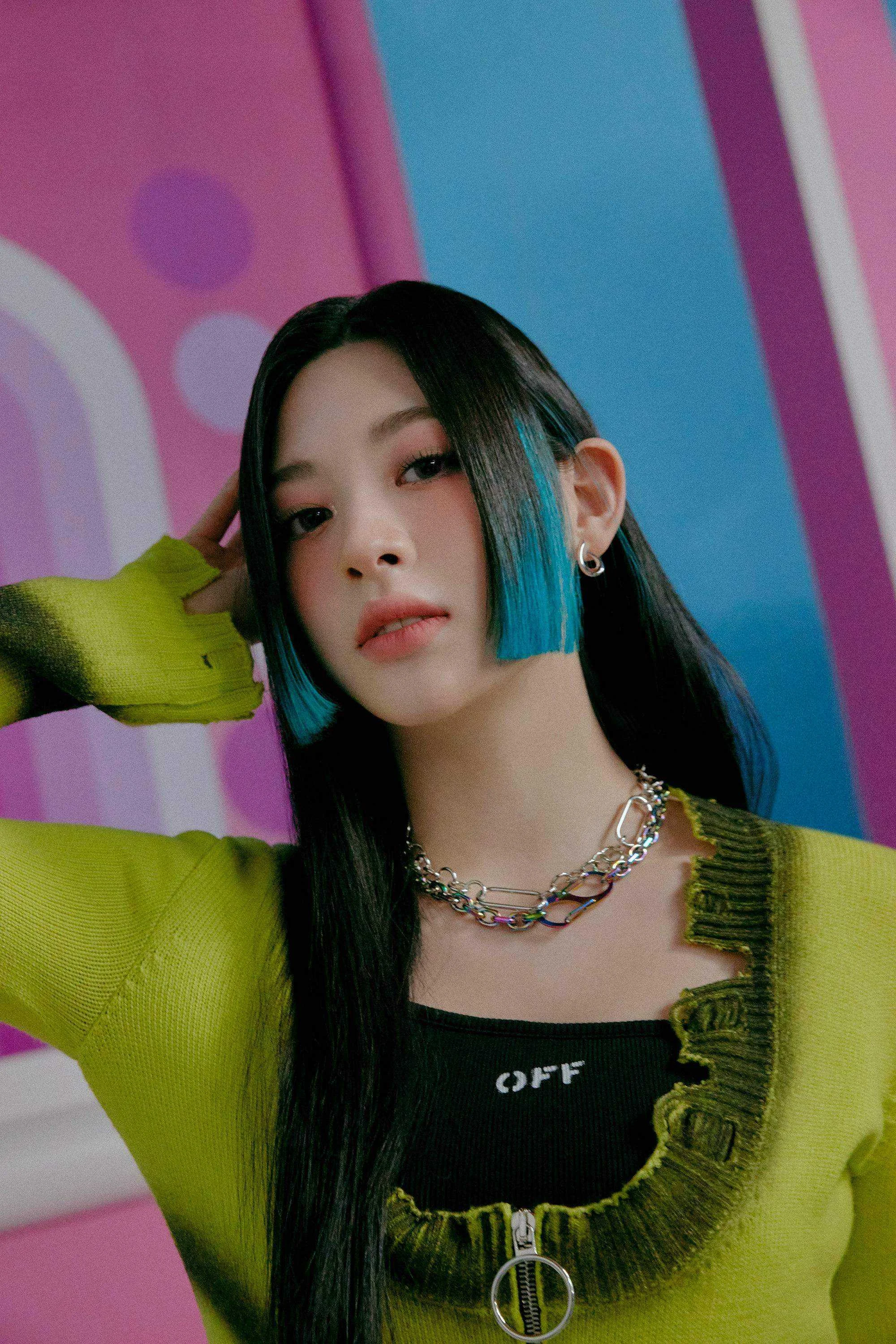stayc_staydom_teaser_Seeun_1.jpg