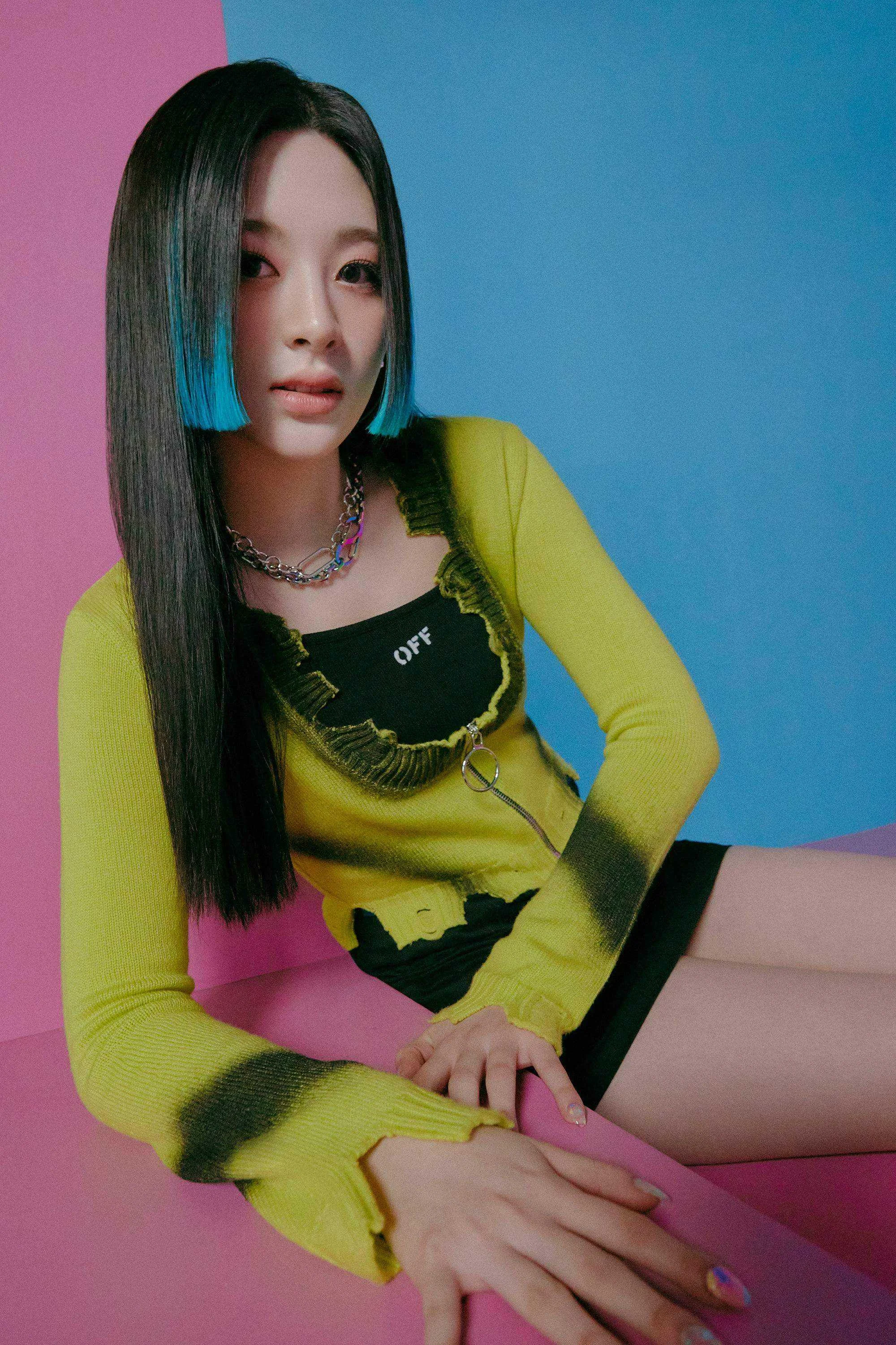 stayc_staydom_teaser_Seeun_2.jpg