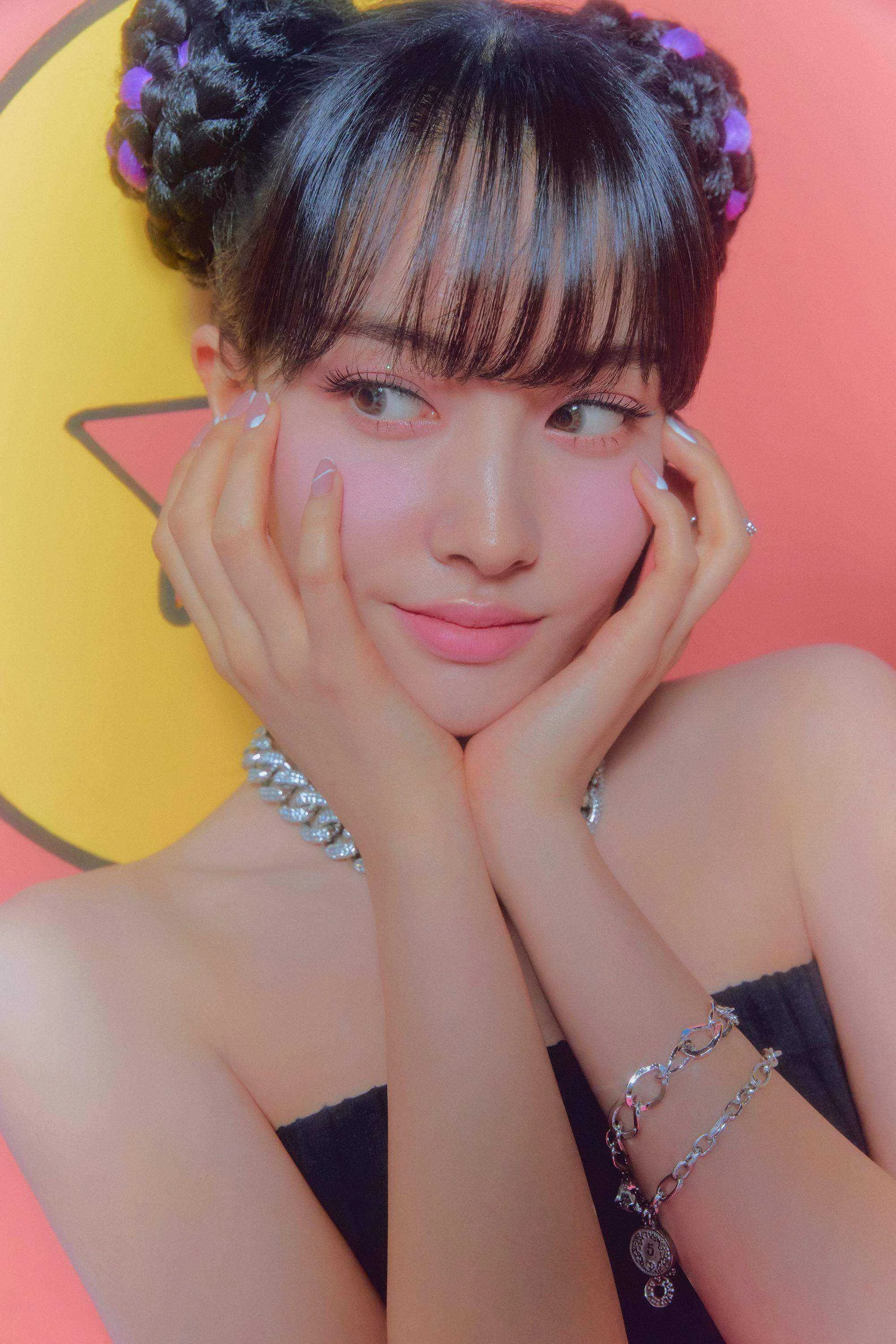 stayc_staydom_teaser_Yoon_3.jpg