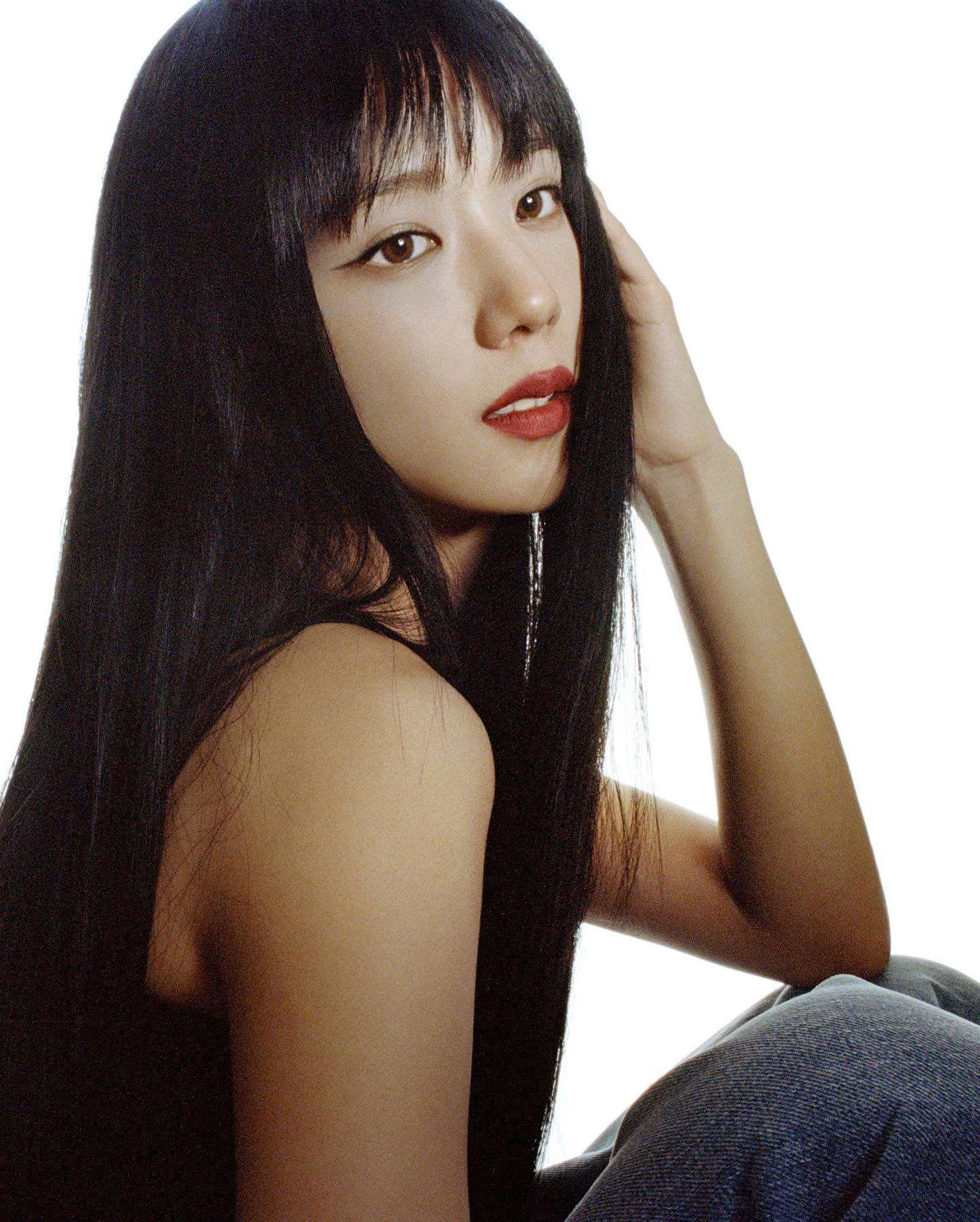 BLACKPINK-Jisoo-for-Vogue-France-March-2023-Issue-documents-2(1).jpeg