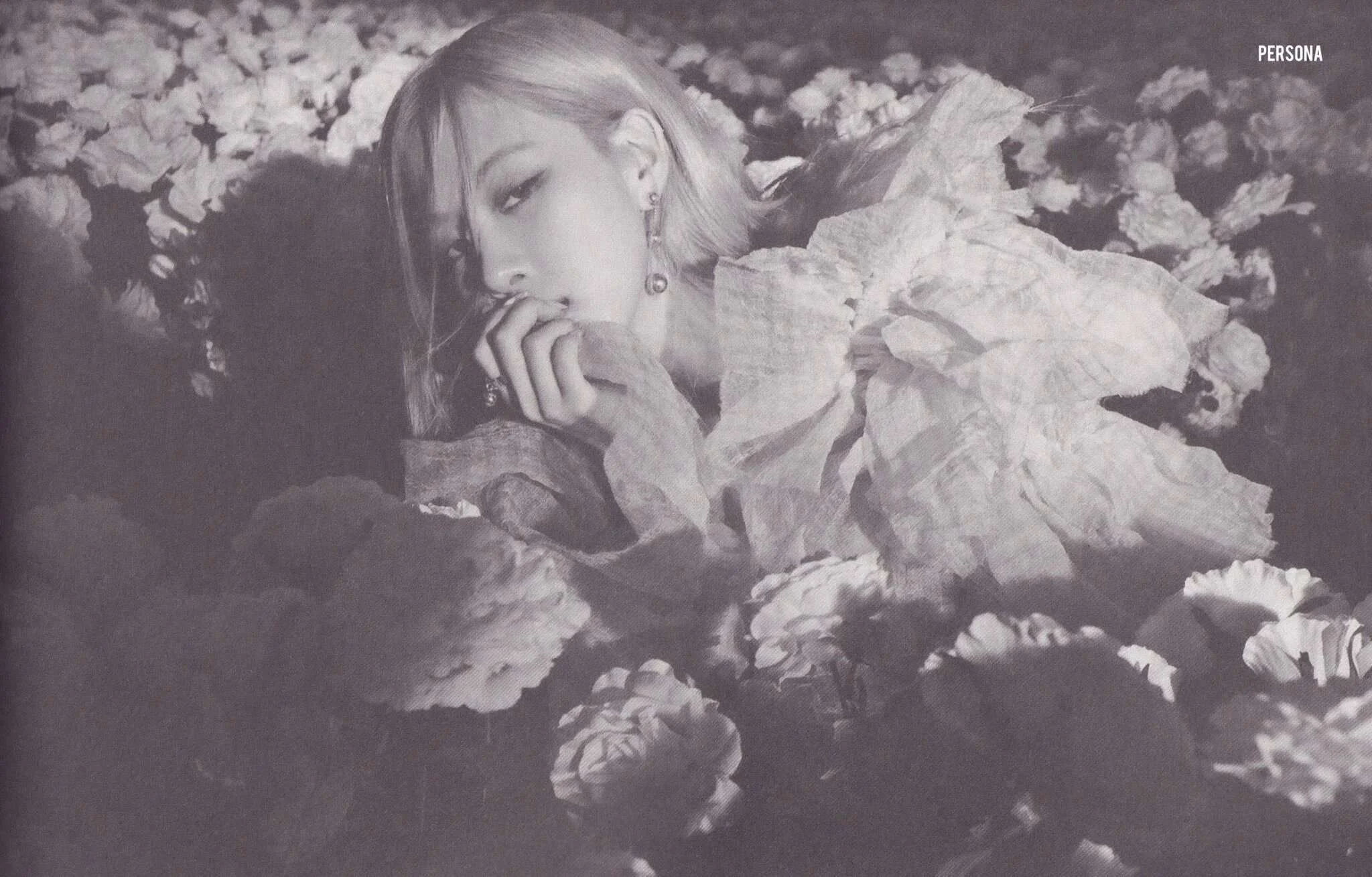ROSE-1st-Single-Album-R-SCANS-documents-11(1).jpg