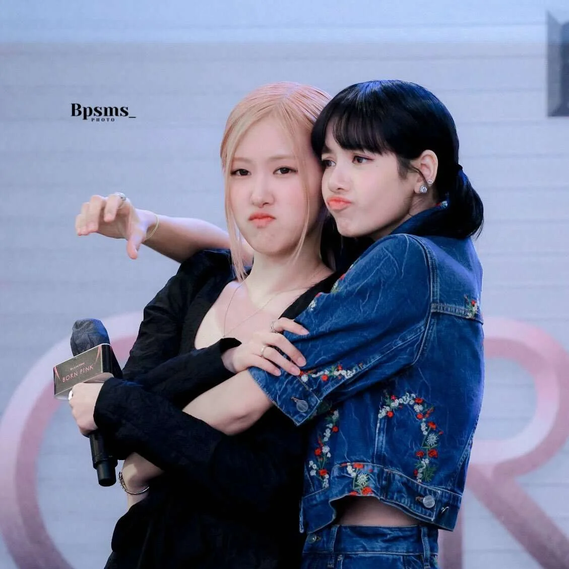 220925-BLACKPINK-Lisa-Rose-Fansign-Event-documents-1(1).jpeg