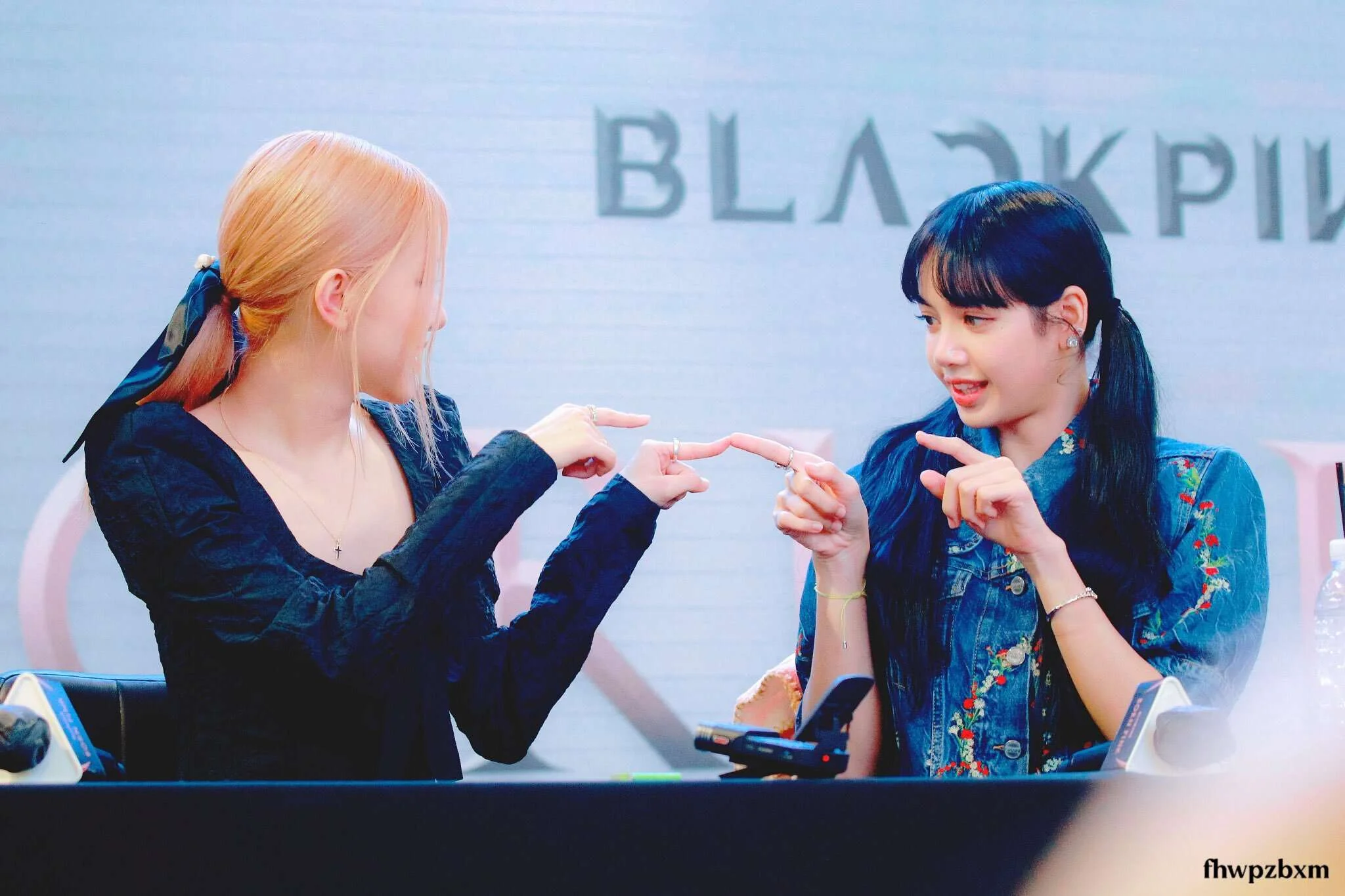 220925-BLACKPINK-Lisa-Rose-Fansign-Event-documents-2.jpeg