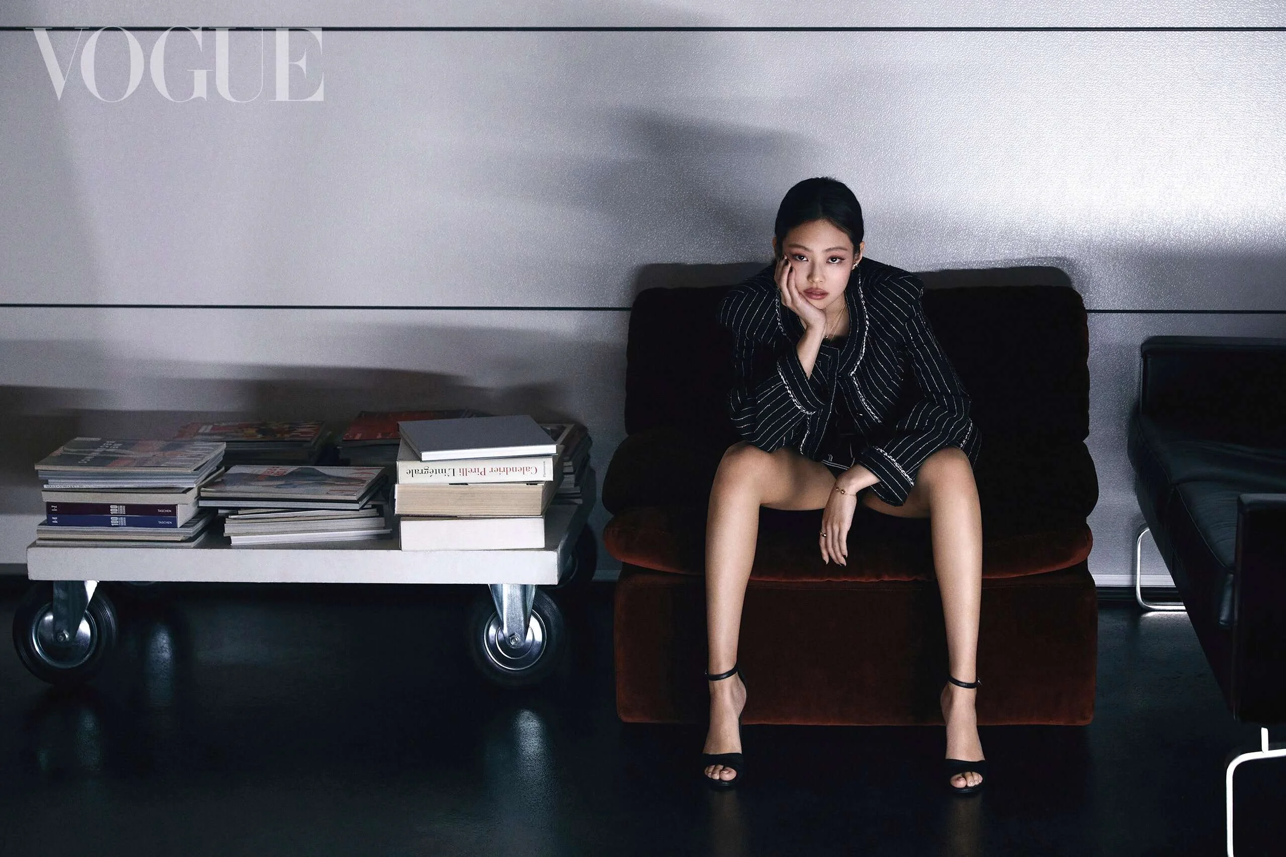BLACKPINK-Jennie-for-Vogue-Taiwan-March-2023-Issue-x-Chanel-documents-3.jpeg