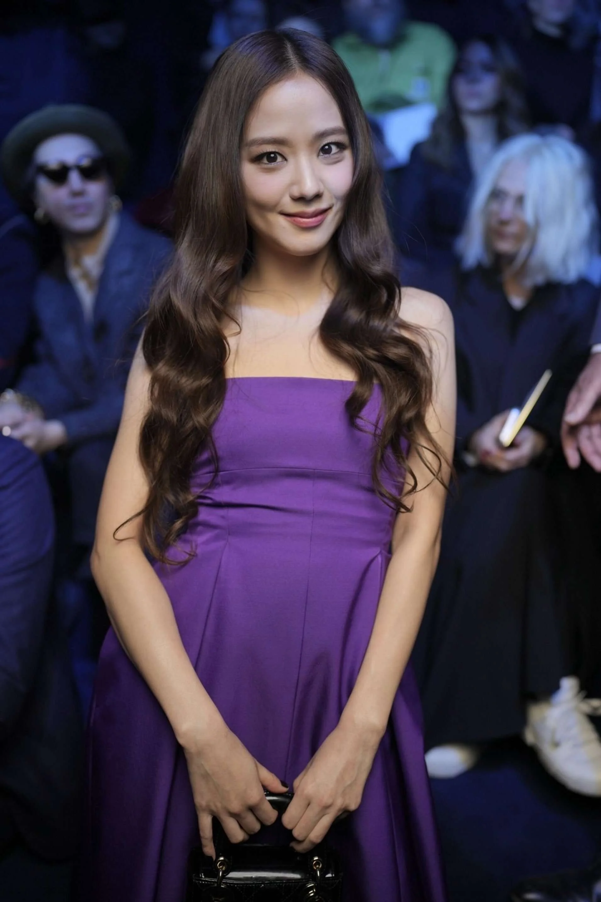 230228-JISOO-DIOR-Women-s-F-W-2023-24-Fashion-Show-at-Paris-Fashion-Week-documents-4(1).jpeg