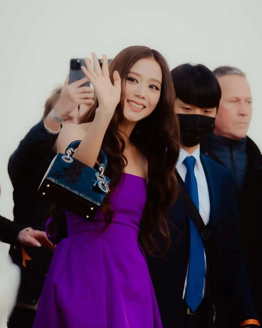 230228-JISOO-DIOR-Women-s-F-W-2023-24-Fashion-Show-at-Paris-Fashion-Week-documents-5.jpeg
