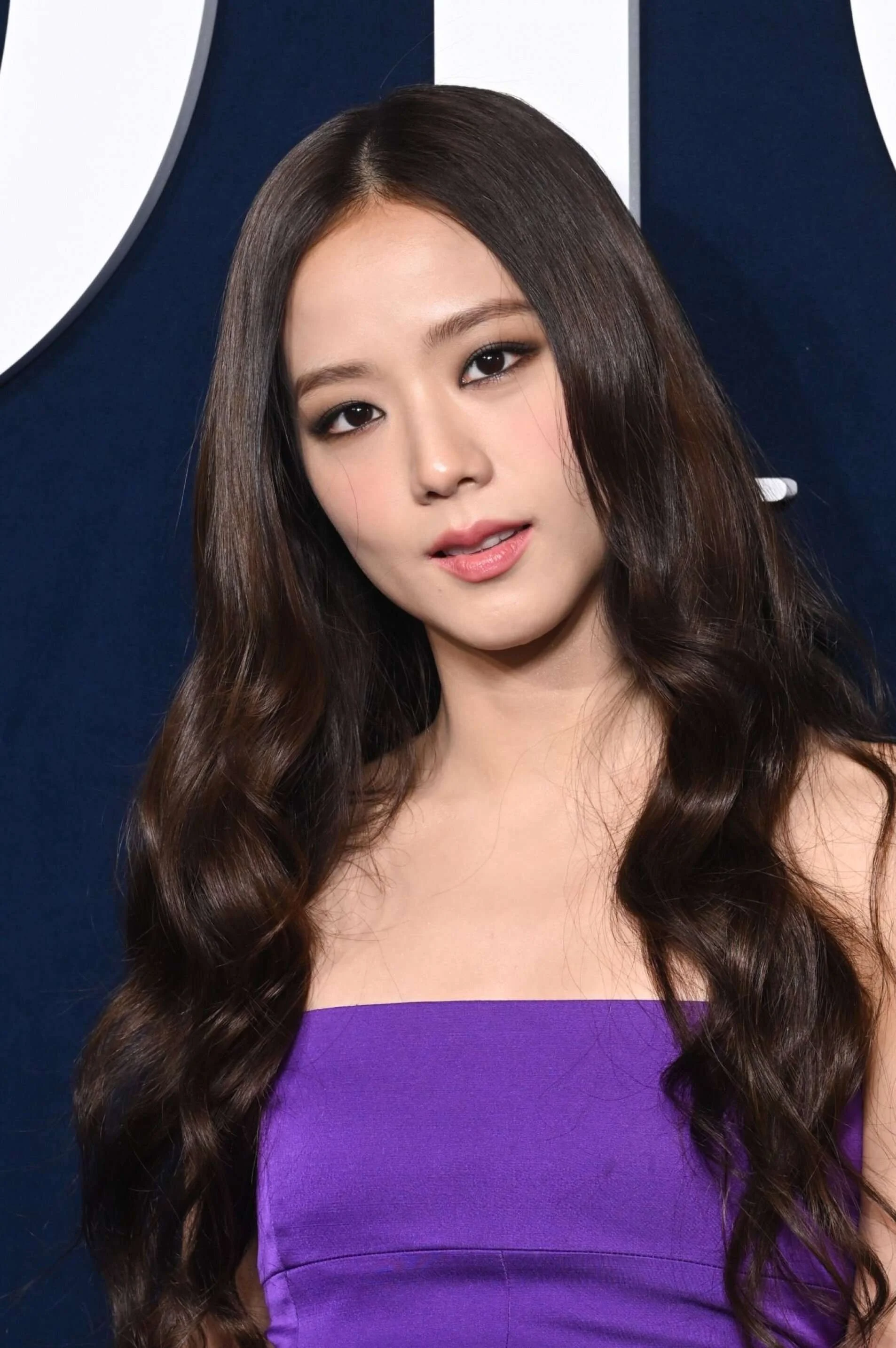 230228-JISOO-DIOR-Women-s-F-W-2023-24-Fashion-Show-at-Paris-Fashion-Week-documents-6(1).jpeg